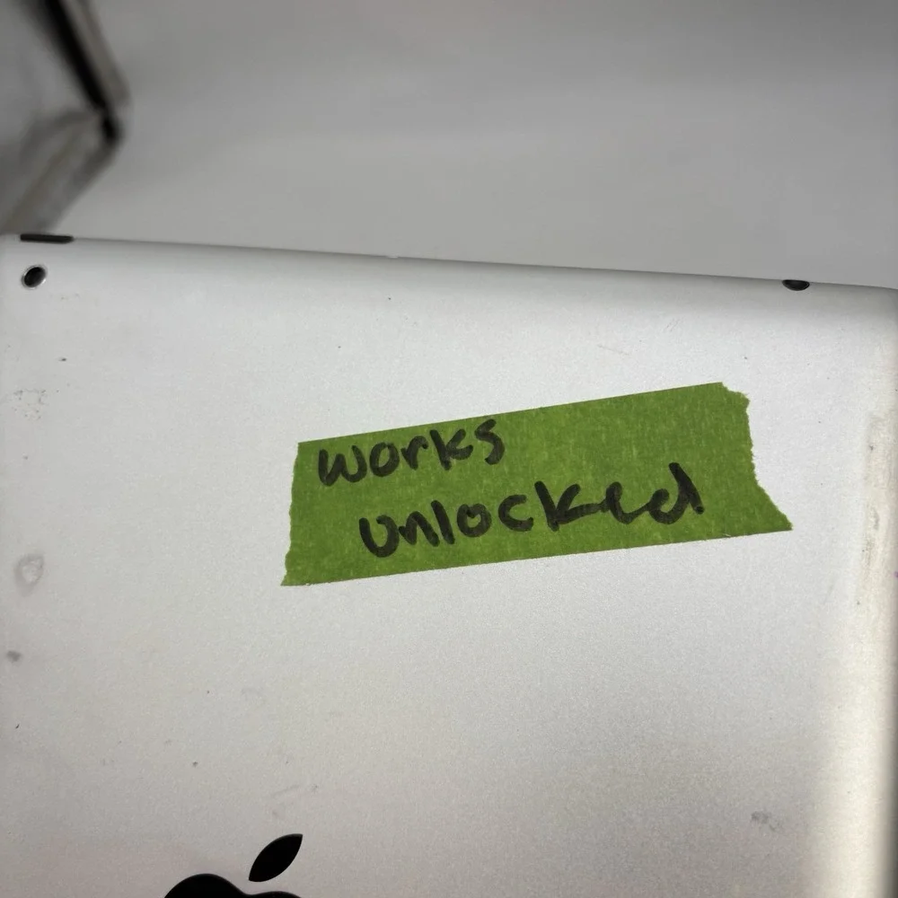 Apple iPad 3rd Gen A1395 16GB Wi-Fi 9.7